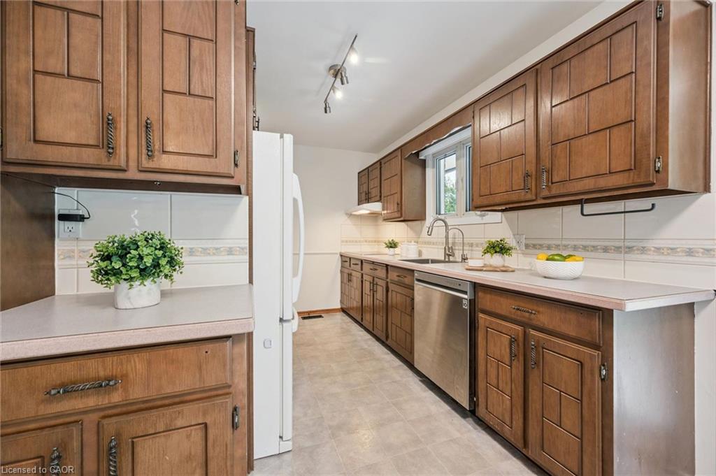 186 Marshall Street Property Photo 10
