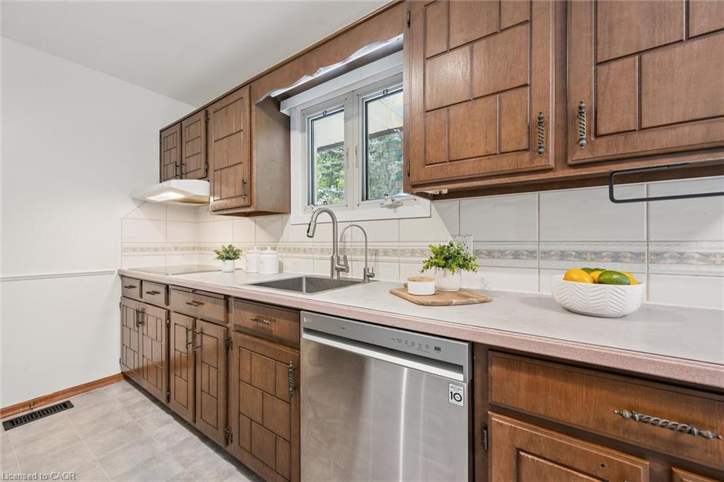 186 Marshall Street Property Photo 11