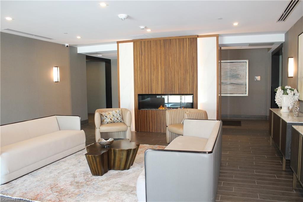 109-470 Dundas Street E Property Photo 6