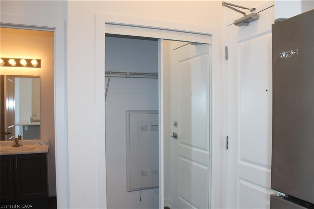 109-470 Dundas Street E Property Photo 17
