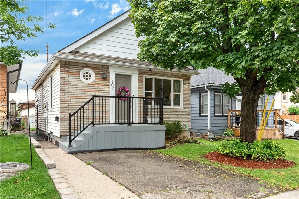 107 Reid Avenue N Property Photo 1