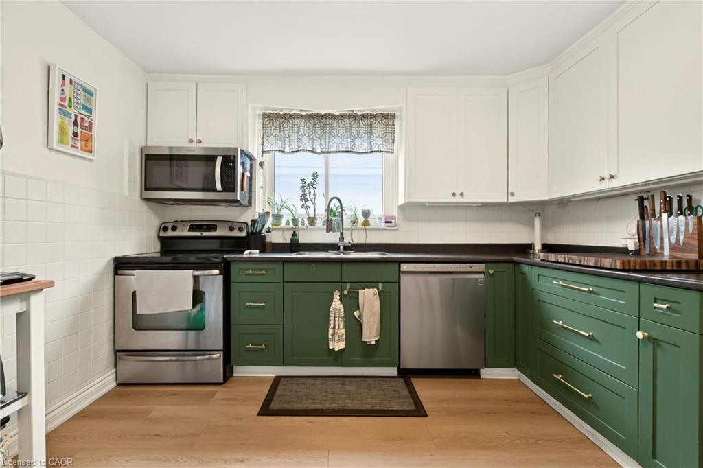 107 Reid Avenue N Property Photo 16