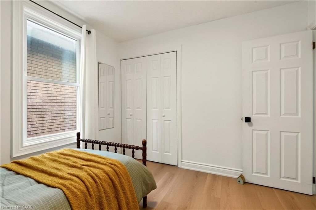 107 Reid Avenue N Property Photo 27