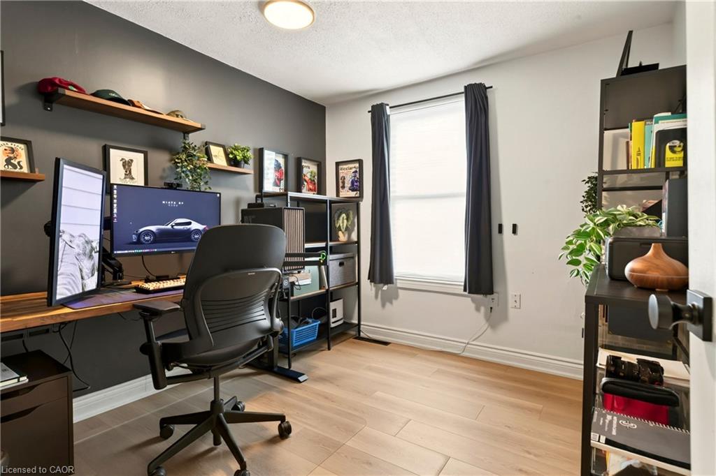 107 Reid Avenue N Property Photo 30