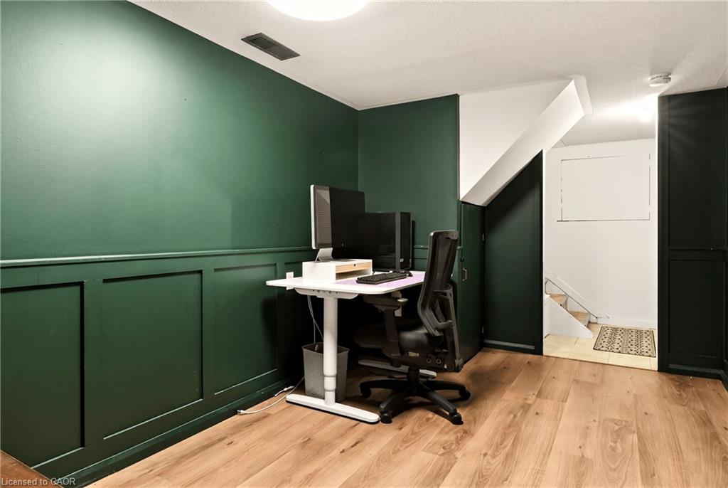 107 Reid Avenue N Property Photo 34