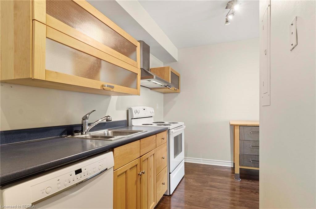 301-36 Hayhurst Road Property Photo 18