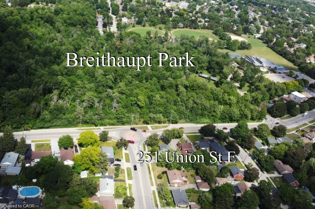 251 Union Street E Property Photo 2