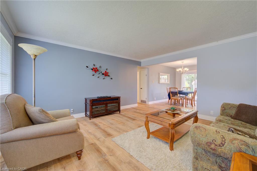 251 Union Street E Property Photo 8