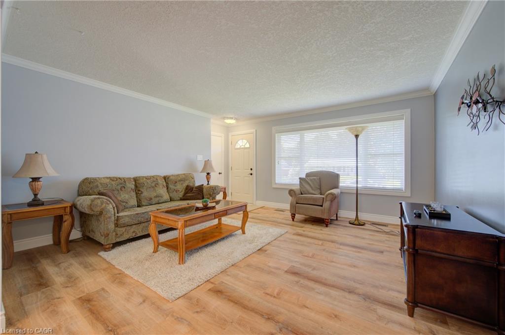 251 Union Street E Property Photo 10