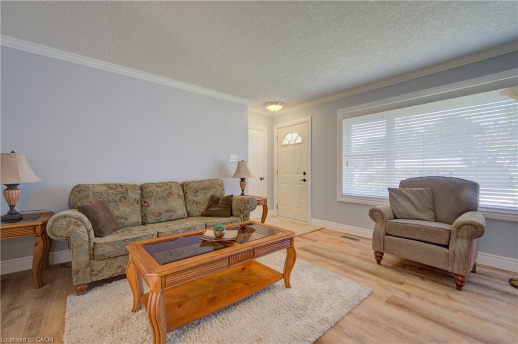 251 Union Street E Property Photo 11