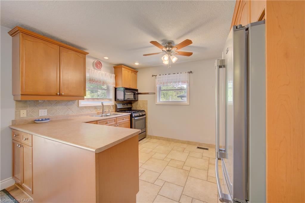 251 Union Street E Property Photo 13