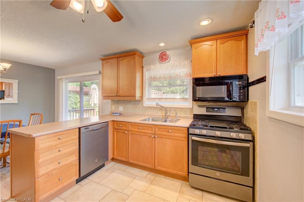 251 Union Street E Property Photo 14