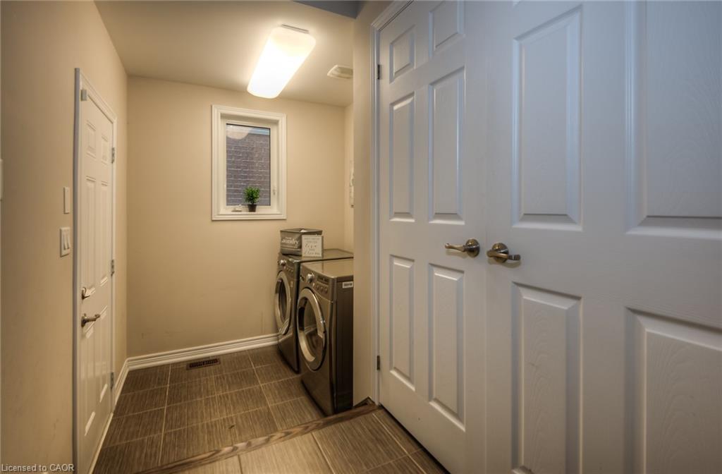 102 Coopershawk Street Property Photo 7