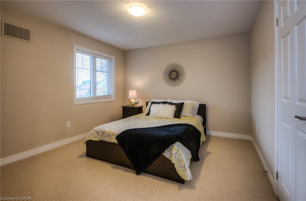 102 Coopershawk Street Property Photo 11