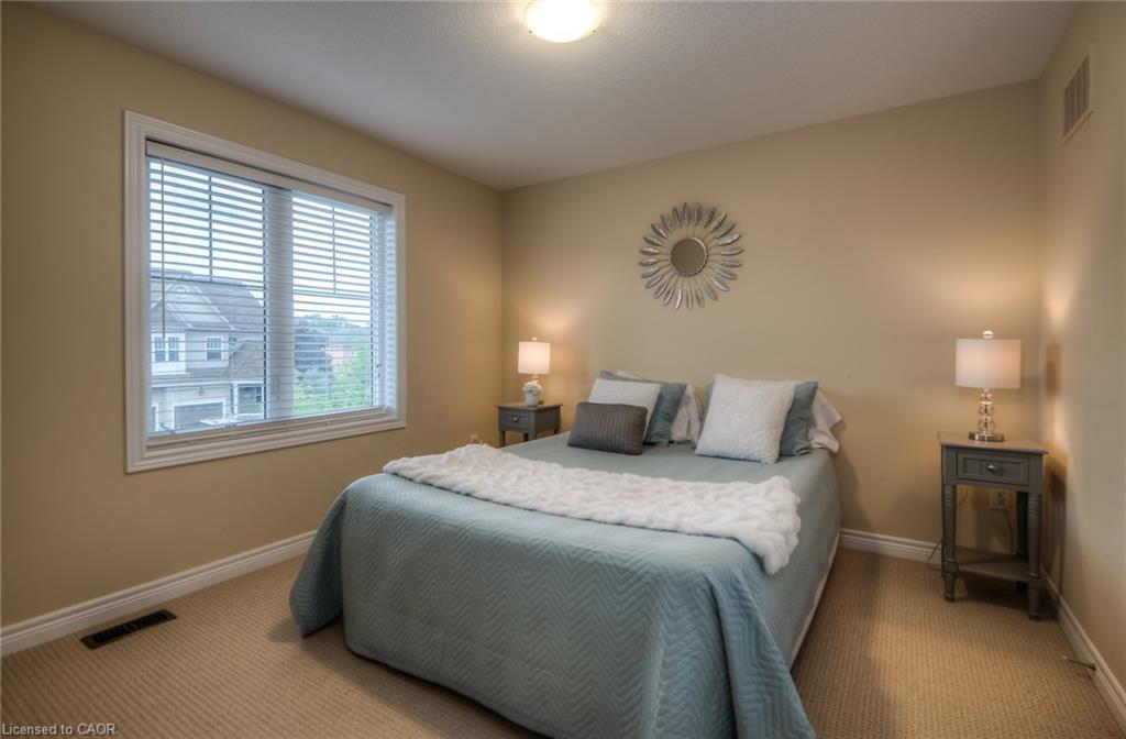 102 Coopershawk Street Property Photo 13
