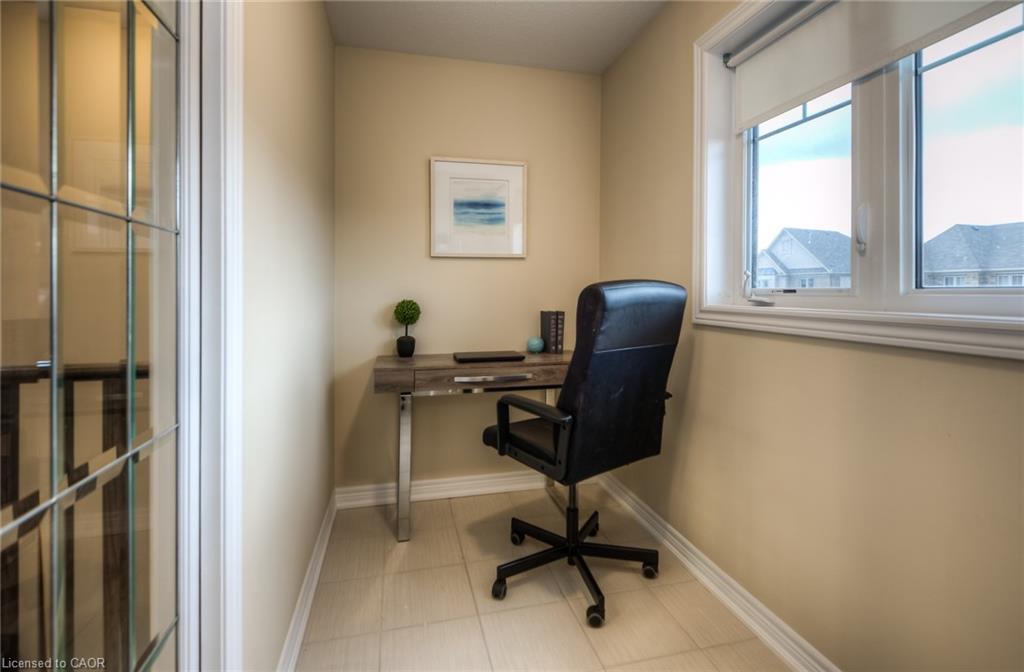 102 Coopershawk Street Property Photo 14