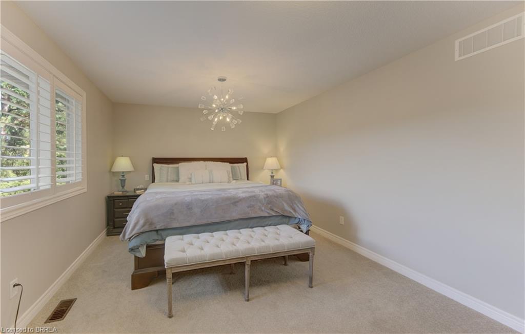 31 Hampton Street Property Photo 37