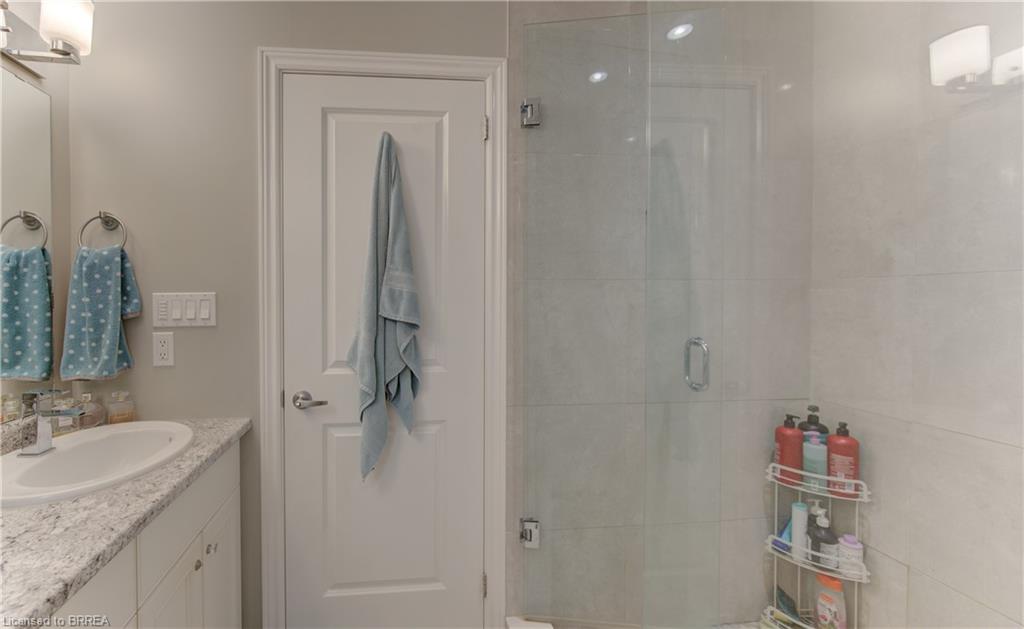 31 Hampton Street Property Photo 41
