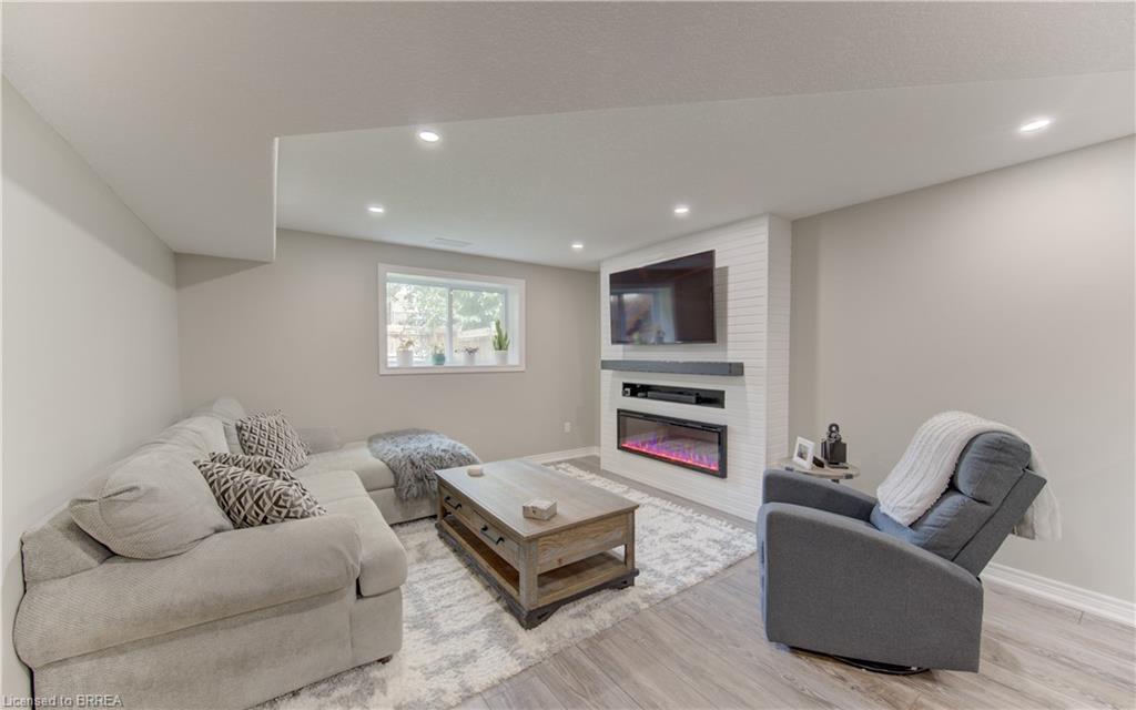 31 Hampton Street Property Photo 45
