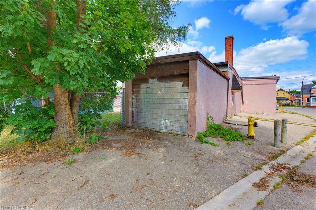 197 Erie Avenue Property Photo 3