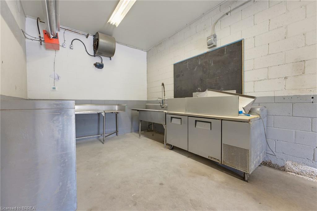 197 Erie Avenue Property Photo 6