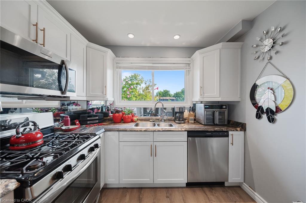 20-49 Peel Street E Property Photo 16