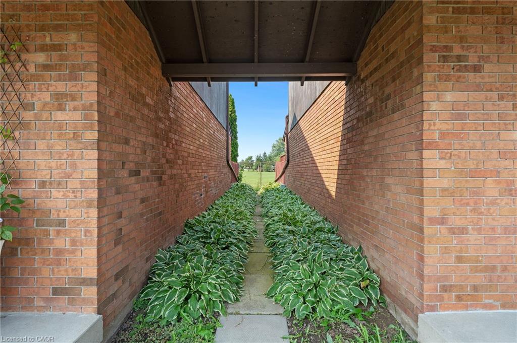 20-49 Peel Street E Property Photo 43