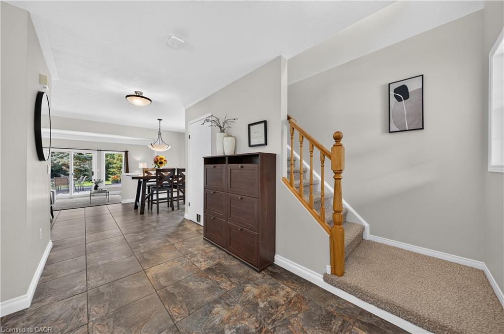 298 Pineland Place Property Photo 8