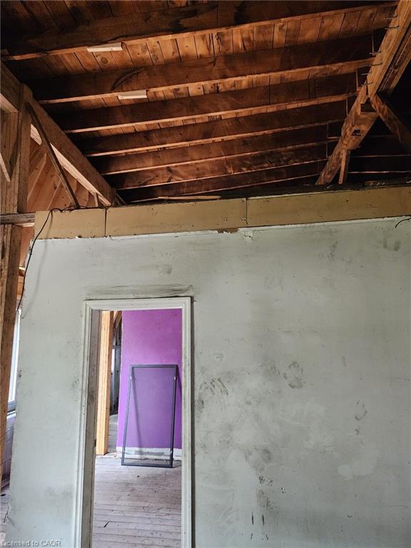 26 John Street N Property Photo 12