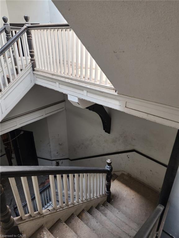 26 John Street N Property Photo 19