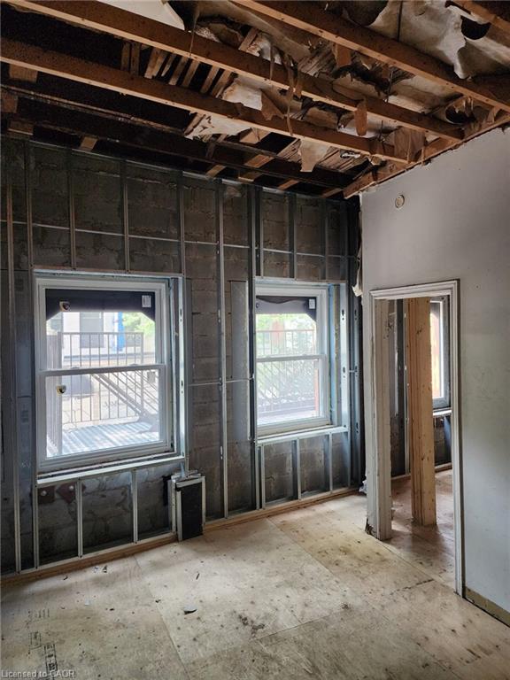 26 John Street N Property Photo 20