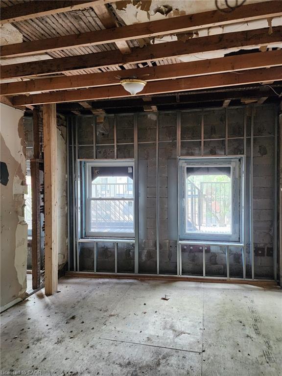 26 John Street N Property Photo 21