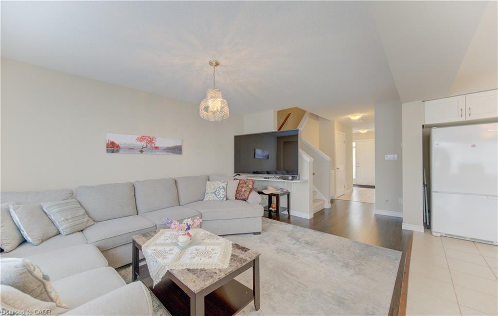 430 Avens Street Property Photo 7