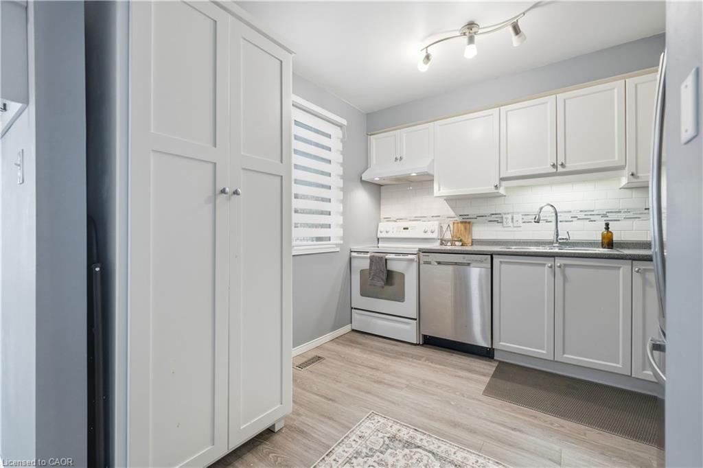 31 Galileo Boulevard Property Photo 14