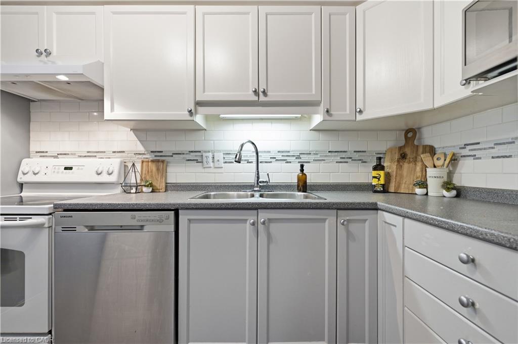 31 Galileo Boulevard Property Photo 15