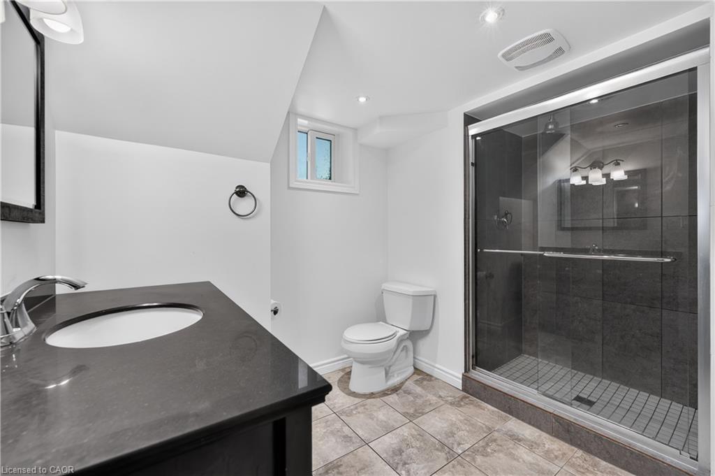 4 Forsyth Avenue N Property Photo 9