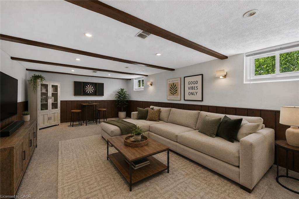 4 Forsyth Avenue N Property Photo 10