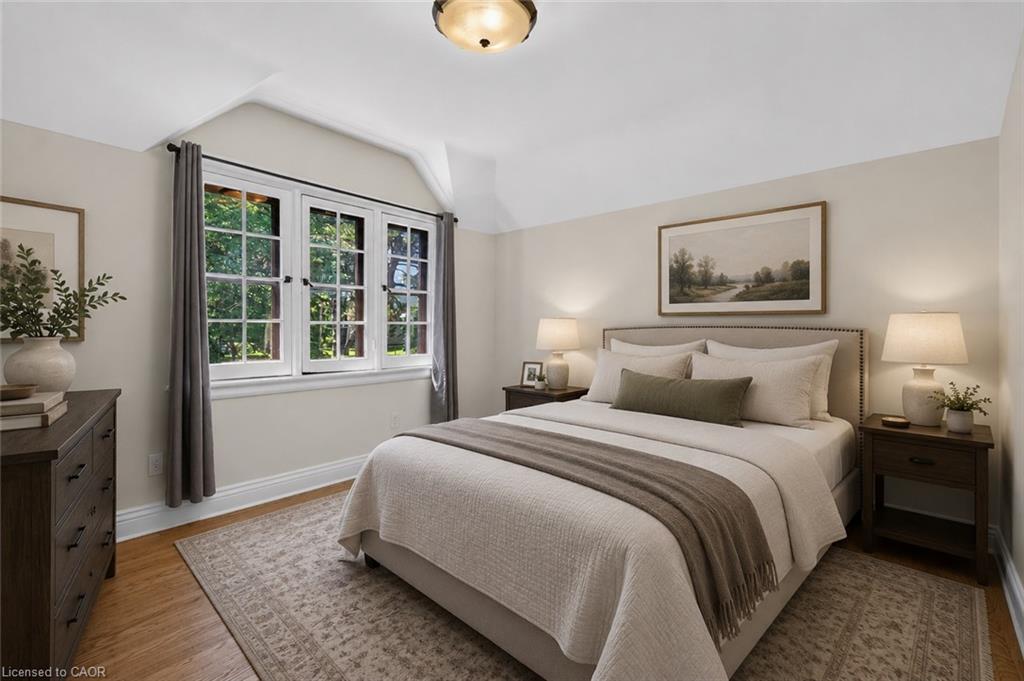 4 Forsyth Avenue N Property Photo 11