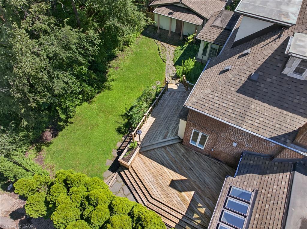 4 Forsyth Avenue N Property Photo 14
