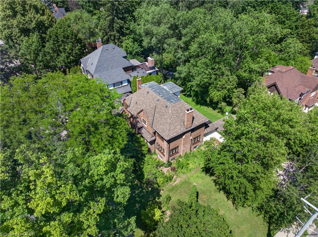 4 Forsyth Avenue N Property Photo 15