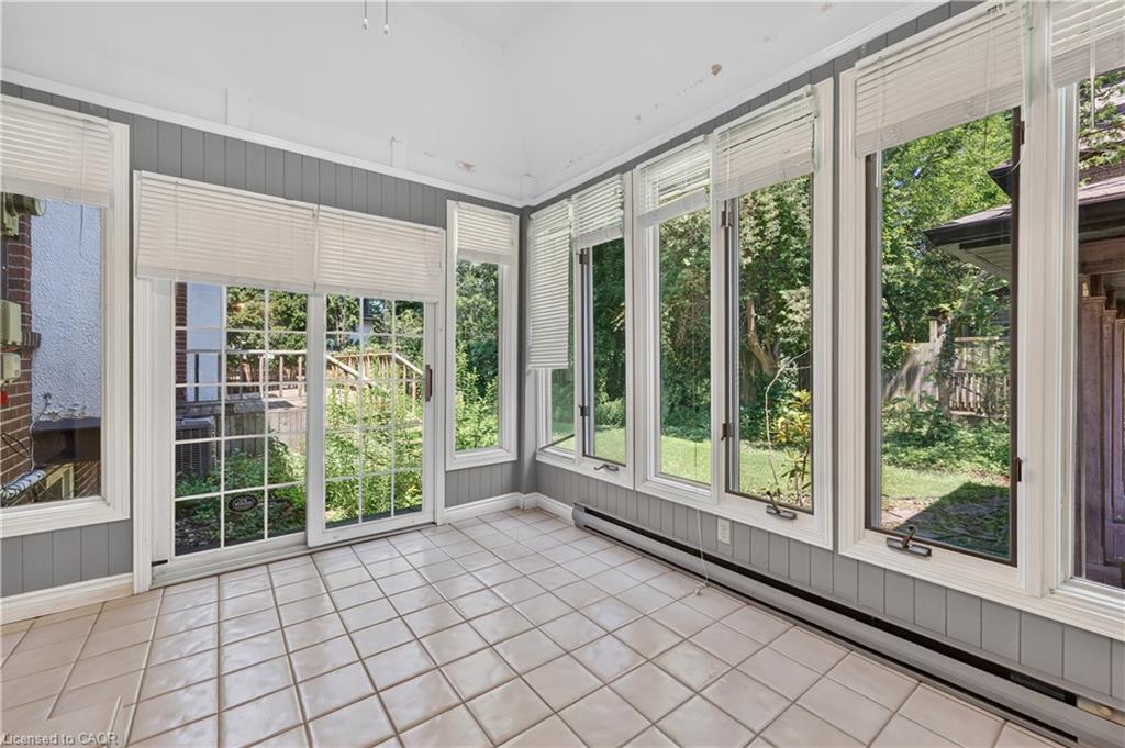 4 Forsyth Avenue N Property Photo 20