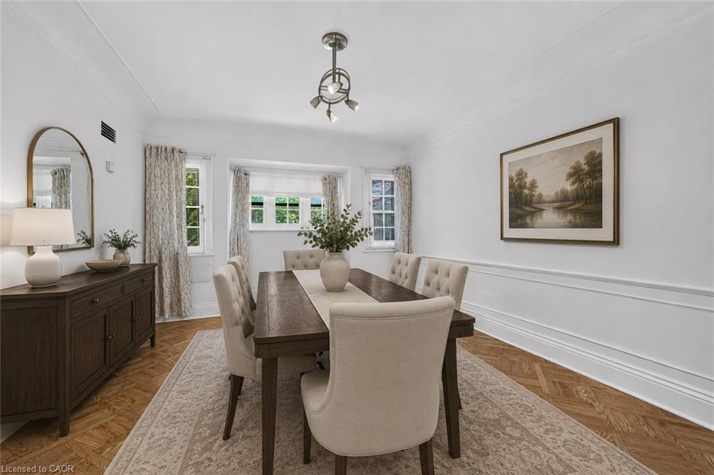 4 Forsyth Avenue N Property Photo 22