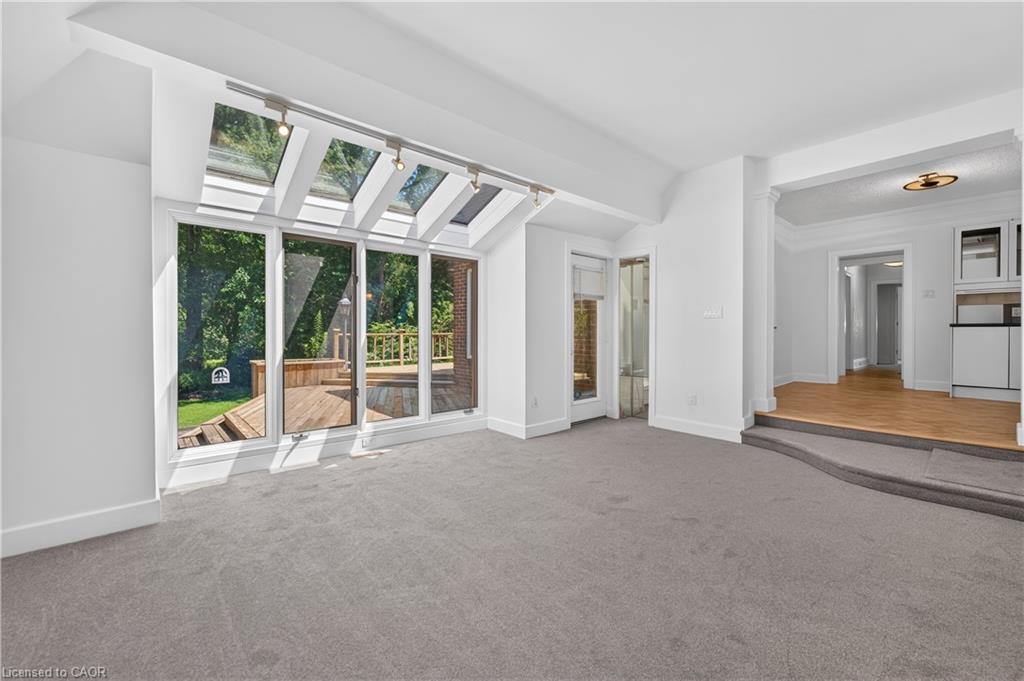 4 Forsyth Avenue N Property Photo 28
