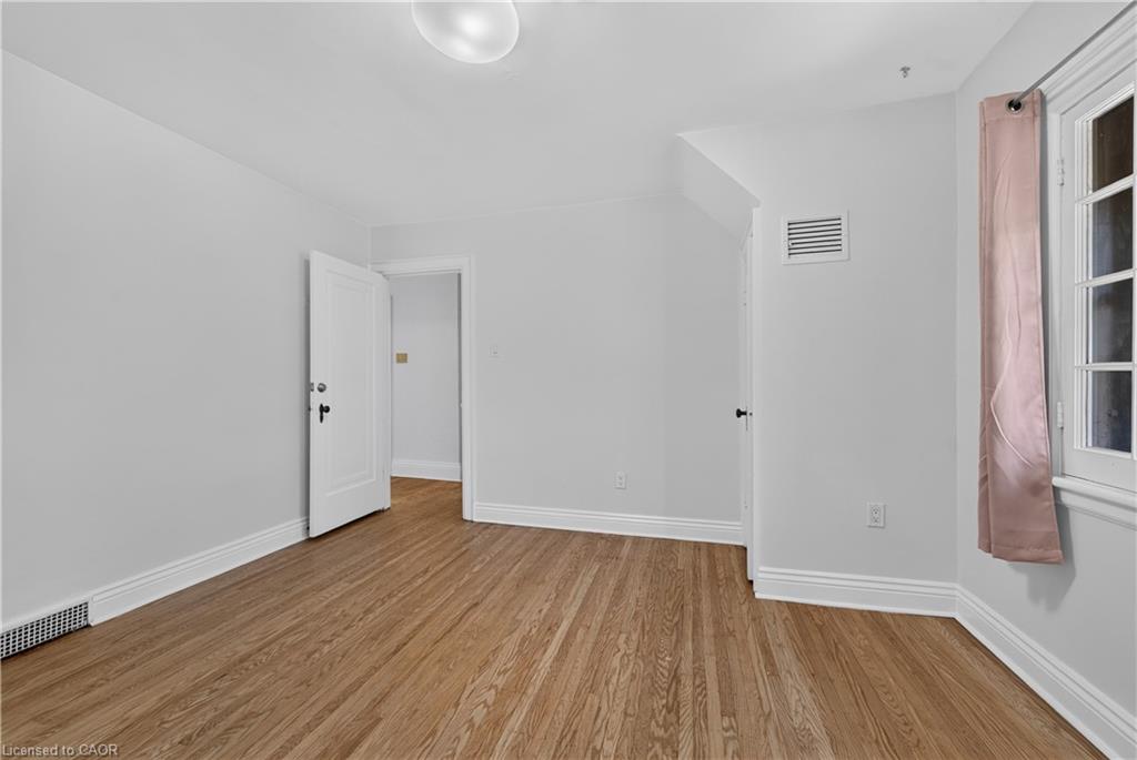 4 Forsyth Avenue N Property Photo 35