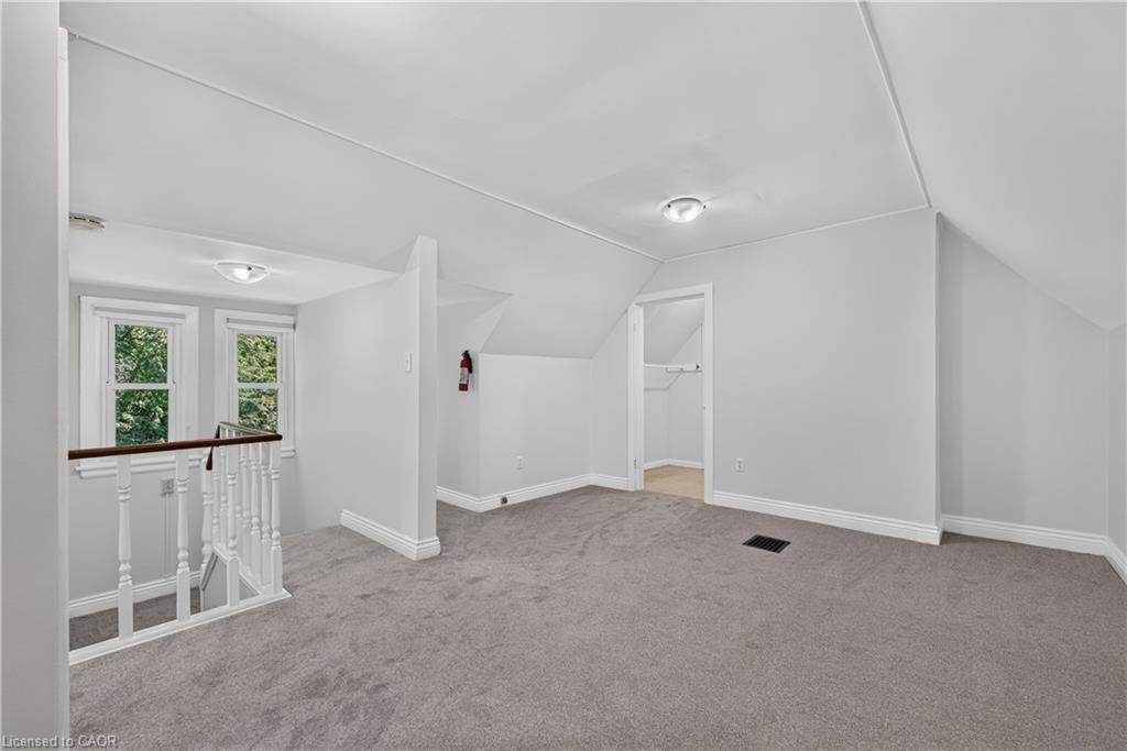 4 Forsyth Avenue N Property Photo 37