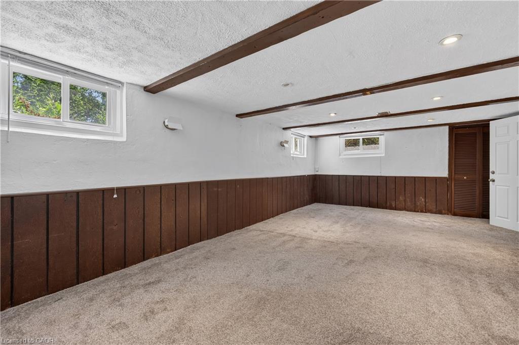 4 Forsyth Avenue N Property Photo 40