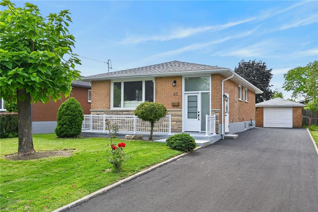 40 Purdy Crescent Property Photo 1