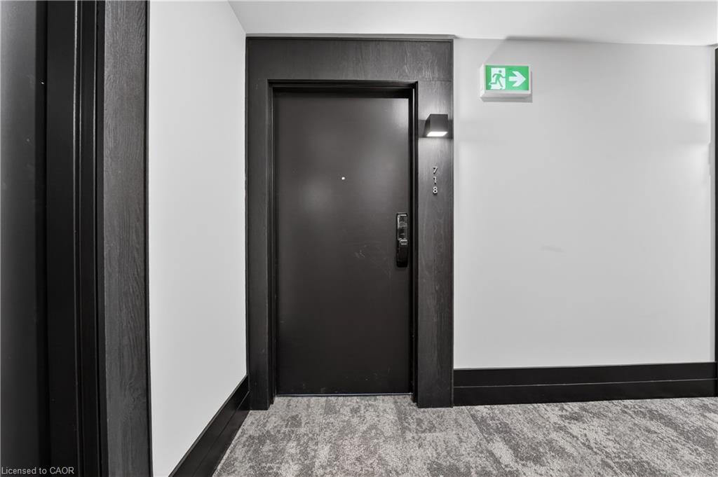 718-461 Green Road Property Photo 2