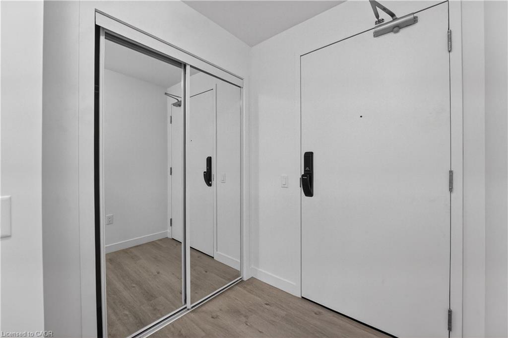 718-461 Green Road Property Photo 3