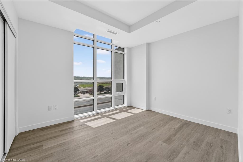 718-461 Green Road Property Photo 12